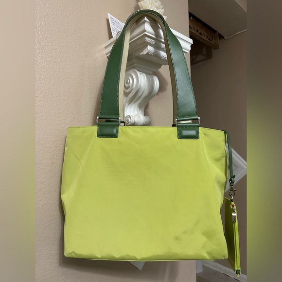Tumi Green Tote Bag excellent condition - Picture 4 of 17